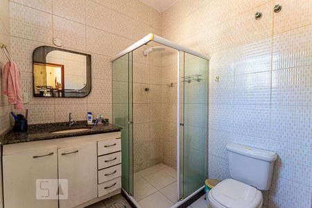Banheiro de casa à venda com 3 quartos, 300m² em Fonseca, Niterói