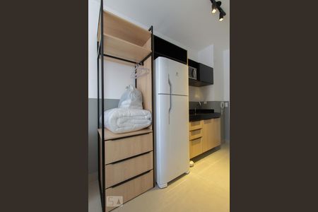 Cozinha de apartamento para alugar com 1 quarto, 25m² em Pompeia, São Paulo