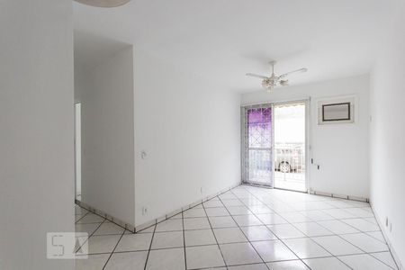 Sala de apartamento para alugar com 2 quartos, 62m² em Taquara, Rio de Janeiro