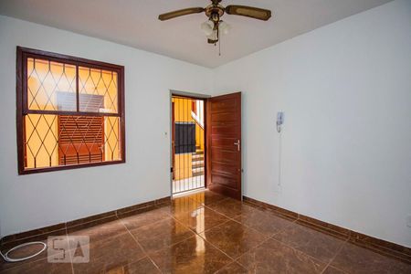 Sala  de apartamento para alugar com 2 quartos, 59m² em Rubem Berta, Porto Alegre