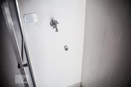 Detalhe do banheiro de kitnet/studio para alugar com 1 quarto, 36m² em Vila Buarque, São Paulo