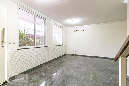 Sala de casa para alugar com 4 quartos, 120m² em Taquara, Rio de Janeiro