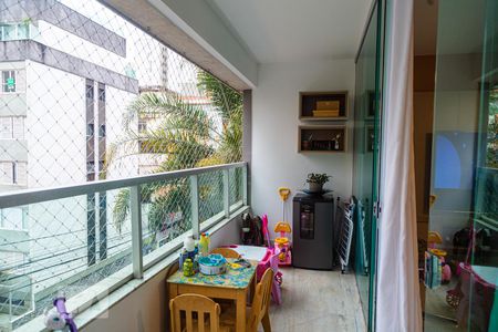 Varanda da Sala Dois Ambientes de apartamento à venda com 4 quartos, 178m² em Santo Antônio, Belo Horizonte