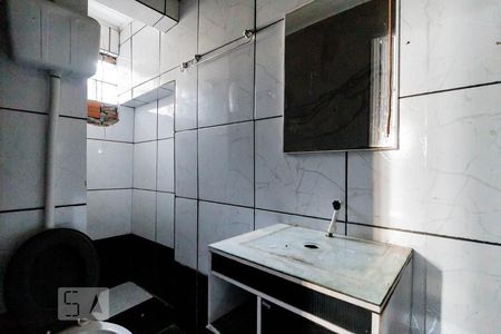 Banheiro de casa à venda com 2 quartos, 120m² em Guarani, Novo Hamburgo