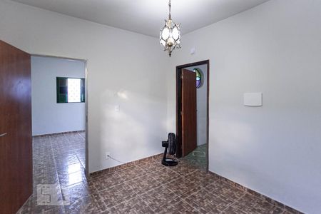 Quarto 1 de casa à venda com 3 quartos, 70m² em Pompéia, Belo Horizonte