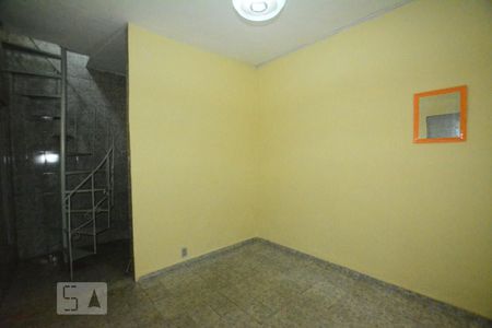 Sala de casa para alugar com 1 quarto, 60m² em Braz de Pina, Rio de Janeiro