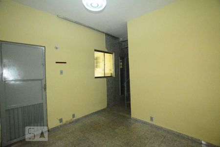 Sala de casa para alugar com 1 quarto, 60m² em Braz de Pina, Rio de Janeiro