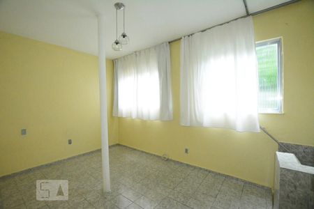 Quarto 1 de casa para alugar com 1 quarto, 60m² em Braz de Pina, Rio de Janeiro