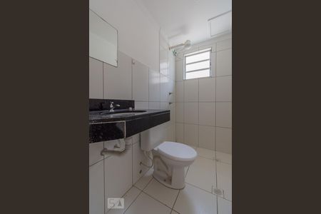 Banheiro de apartamento para alugar com 1 quarto, 39m² em Jardim Nova Europa, Campinas