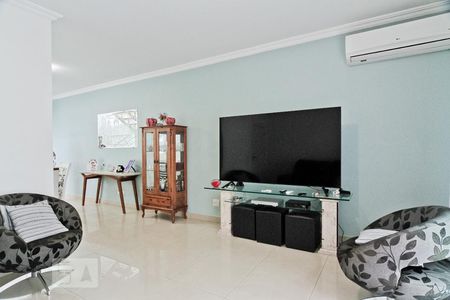 Sala de casa à venda com 4 quartos, 147m² em Vila Romero, São Paulo