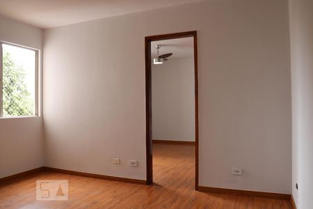 Sala de apartamento para alugar com 1 quarto, 38m² em Setor Leste Universitário, Goiânia