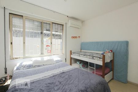 QUARTO 1 de apartamento para alugar com 2 quartos, 80m² em Santa Maria Goretti, Porto Alegre