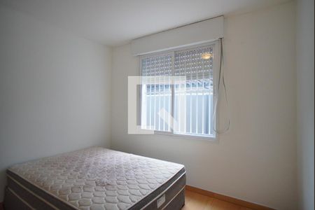 Quarto 2 de apartamento para alugar com 2 quartos, 80m² em Santa Maria Goretti, Porto Alegre