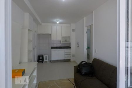 Vista da sala pela sacada de apartamento à venda com 1 quarto, 36m² em Cambuci, São Paulo