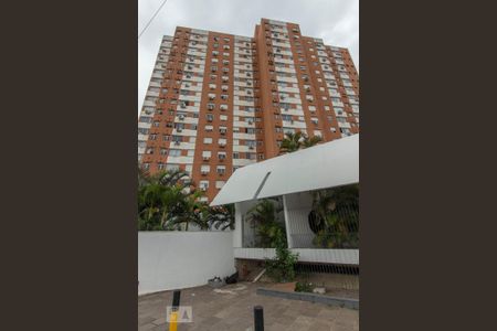 Fachada de apartamento para alugar com 2 quartos, 50m² em Azenha, Porto Alegre