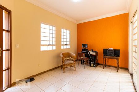 Sala de recepção de casa à venda com 3 quartos, 210m² em Parque das Flores, Campinas