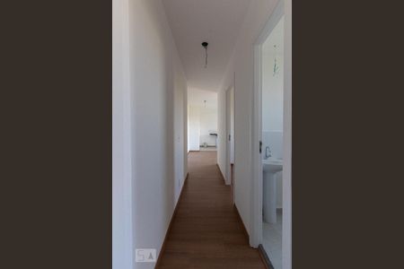 Corredor Quartos e Banheiro de apartamento para alugar com 2 quartos, 43m² em Jardim Barro Branco, Cotia