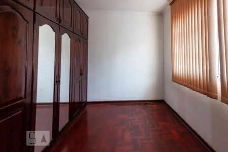 Quarto 1 de casa à venda com 3 quartos, 210m² em Vila Universitária, São Paulo