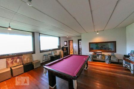 Sala de casa de condomínio para alugar com 4 quartos, 520m² em Vila D’el Rey, Nova Lima