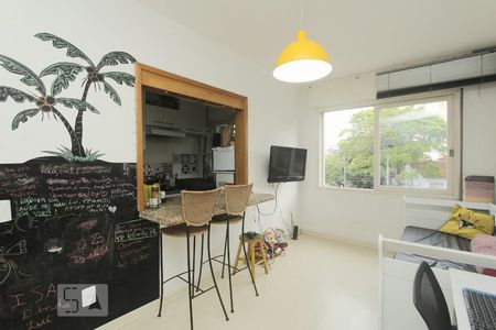 SALA de apartamento para alugar com 1 quarto, 60m² em Três Figueiras, Porto Alegre