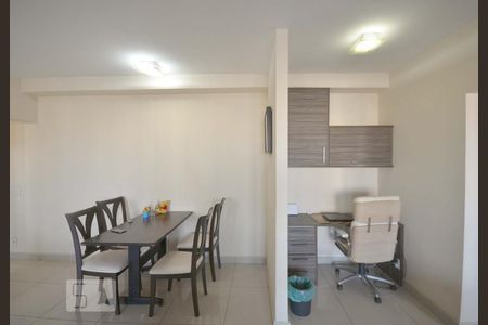 Sala de apartamento para alugar com 2 quartos, 90m² em Vila Firmiano Pinto, São Paulo