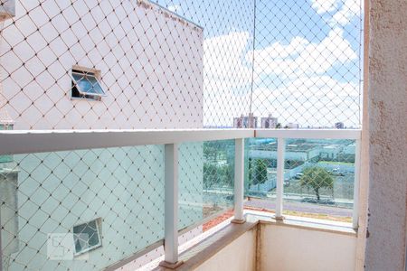 Varanda de apartamento para alugar com 2 quartos, 58m² em Santa Mônica, Uberlândia