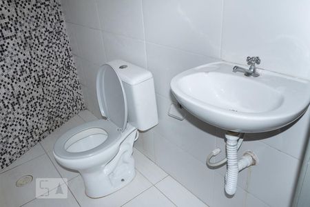 Banheiro de apartamento para alugar com 1 quarto, 40m² em Parada Inglesa, São Paulo