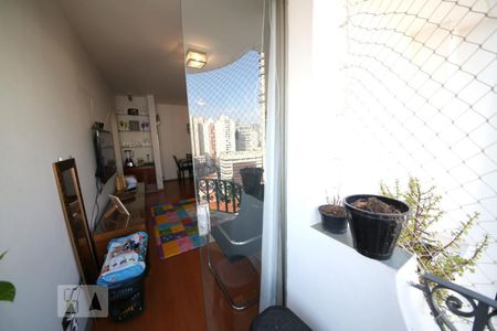 Sacada - Sala de apartamento à venda com 1 quarto, 47m² em Jardim das Acácias, São Paulo