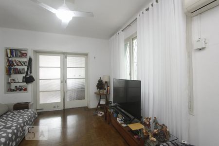 SALA de casa à venda com 4 quartos, 200m² em Auxiliadora, Porto Alegre