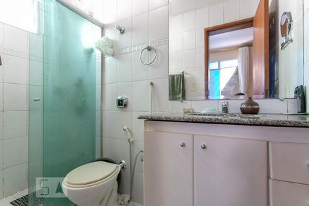 Banheiro da Suíte de apartamento à venda com 4 quartos, 115m² em Ouro Preto, Belo Horizonte