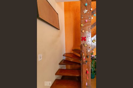 Escada de apartamento à venda com 4 quartos, 115m² em Ouro Preto, Belo Horizonte