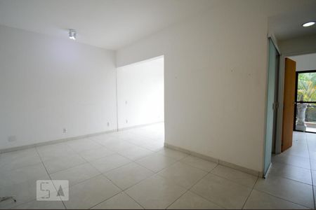 Sala de apartamento para alugar com 2 quartos, 90m² em Barra da Tijuca, Rio de Janeiro