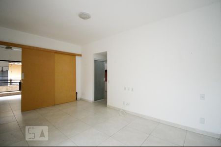 Sala de apartamento para alugar com 2 quartos, 90m² em Barra da Tijuca, Rio de Janeiro