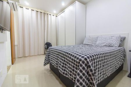 Suíte de apartamento à venda com 2 quartos, 80m² em Praça da Bandeira, Rio de Janeiro