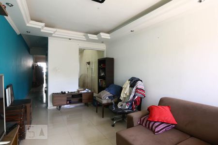 Sala de casa à venda com 3 quartos, 120m² em Vila Carmosina, São Paulo