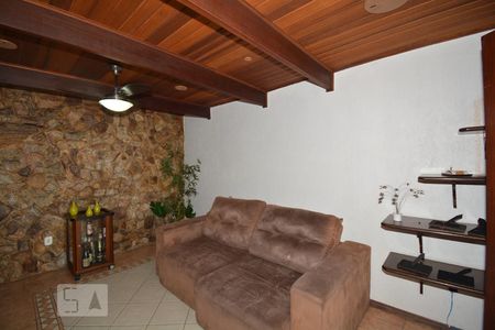 Sala de casa para alugar com 3 quartos, 196m² em Vila Valqueire, Rio de Janeiro