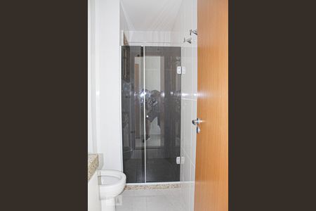 Banheiro da Suíte de apartamento para alugar com 3 quartos, 81m² em Vila Valqueire, Rio de Janeiro