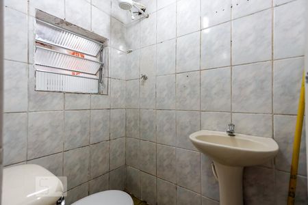 Banheiro de casa para alugar com 1 quarto, 52m² em Vila Gustavo, São Paulo