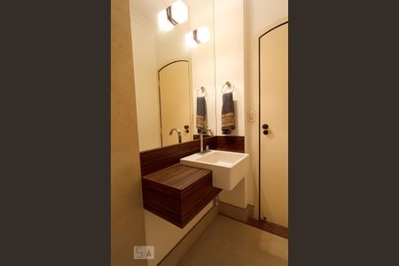 Casa para alugar com 380m², 3 quartos e 5 vagas Casa para alugar com 380m², 3 quartos e 5 vagasLavabo