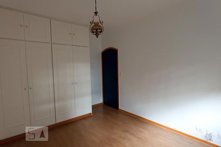 Casa para alugar com 380m², 3 quartos e 5 vagas Casa para alugar com 380m², 3 quartos e 5 vagasQuarto 2