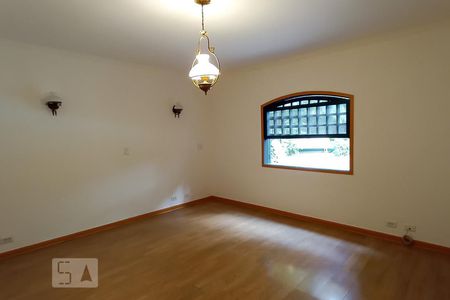 Casa para alugar com 380m², 3 quartos e 5 vagas Casa para alugar com 380m², 3 quartos e 5 vagasSuíte