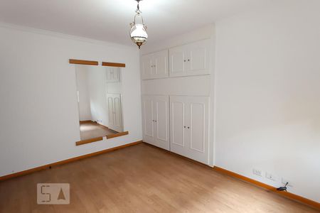 Casa para alugar com 380m², 3 quartos e 5 vagas Casa para alugar com 380m², 3 quartos e 5 vagasQuarto