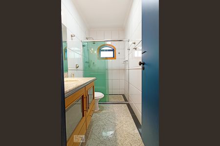 Casa para alugar com 380m², 3 quartos e 5 vagas Casa para alugar com 380m², 3 quartos e 5 vagasBanheiro social