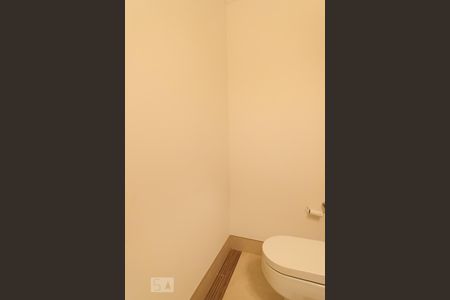 Casa para alugar com 380m², 3 quartos e 5 vagas Casa para alugar com 380m², 3 quartos e 5 vagasLavabo