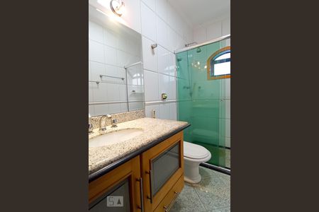 Casa para alugar com 380m², 3 quartos e 5 vagas Casa para alugar com 380m², 3 quartos e 5 vagasBanheiro social