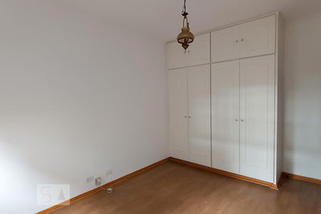Casa para alugar com 380m², 3 quartos e 5 vagas Casa para alugar com 380m², 3 quartos e 5 vagasQuarto 2