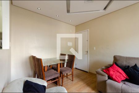 Sala de apartamento à venda com 2 quartos, 48m² em Vila Santa Delfina, São Paulo