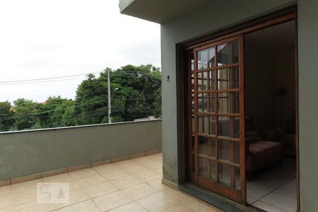 Varanda da sala de casa de condomínio à venda com 3 quartos, 195m² em Cristal, Porto Alegre