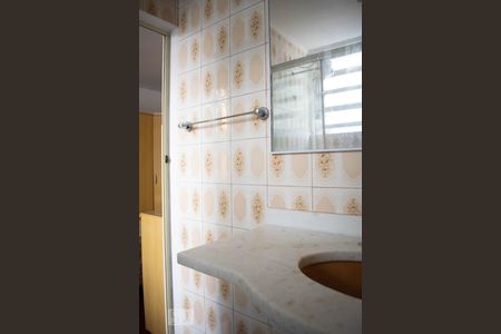 Banheiro de apartamento à venda com 1 quarto, 42m² em Praia de Belas, Porto Alegre
