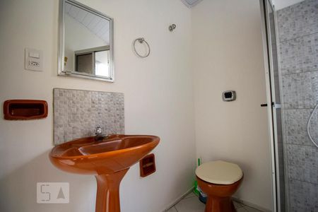 Banheiro de apartamento para alugar com 1 quarto, 35m² em Carvoeira, Florianópolis